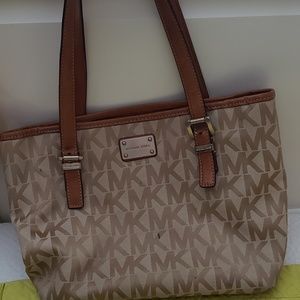 Michael kors purse